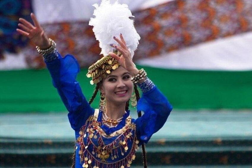 Uzbek Dancing 4