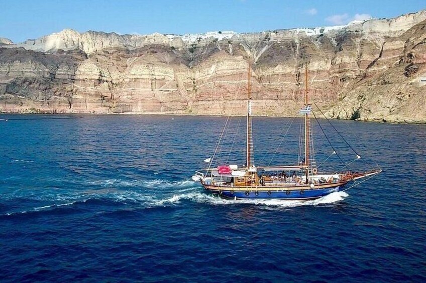 Santorini Volcano and Hot Springs Tour 1