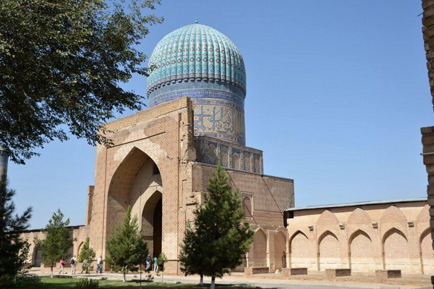 Guide / excursion service in Samarkand 2