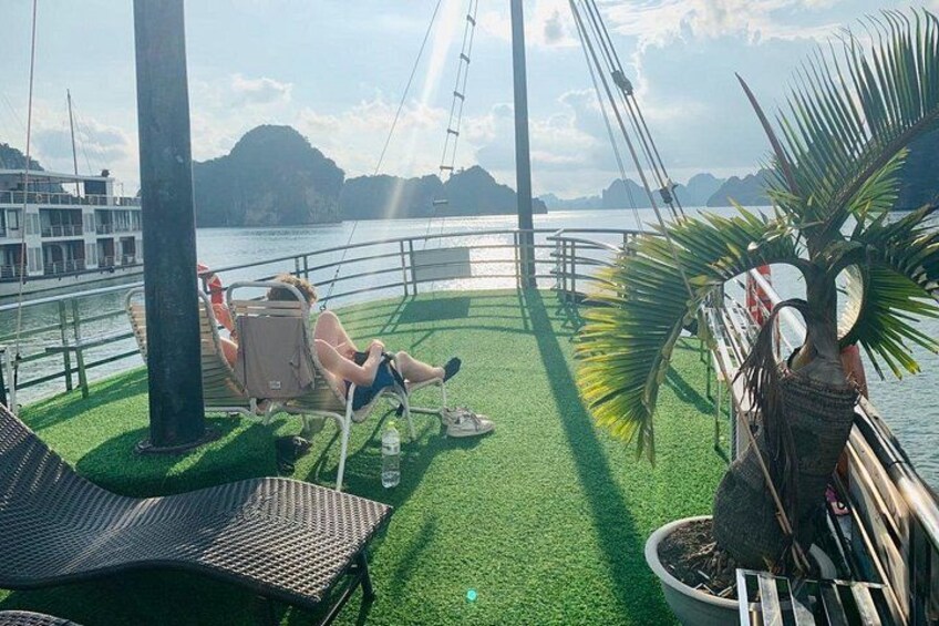 Halong Cruise Day Tour with Lunch, Cave Explore & Titop Island 2