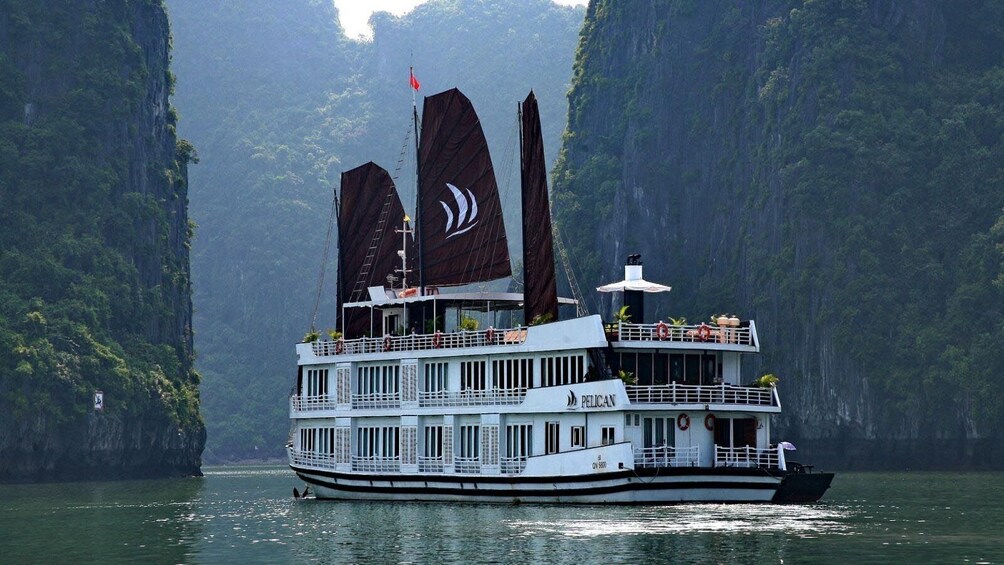 2-DAYS WITH PELICAN CRUISE - HALONG - LAN HA BAY 1