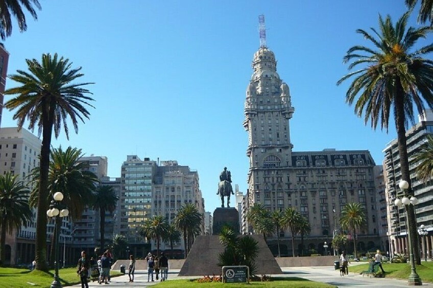 2 Days and 1 Night visiting Colonia and Montevideo