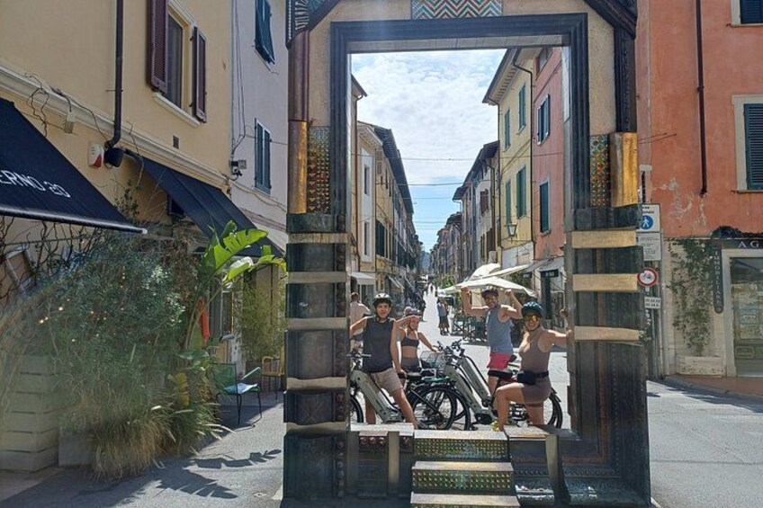 Historic Versilia by e-bike. From the sea to the hills passing through Pietrasanta 2