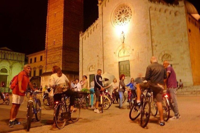Pietrasanta at sunset with e-bike + aperitif 2