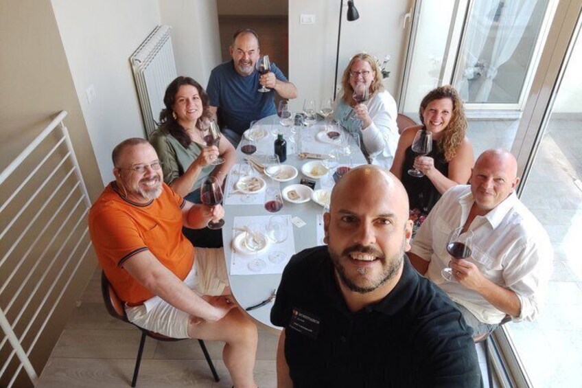 Wine tasting in Lucca "at home" with expert sommelier - 5 wines 2
