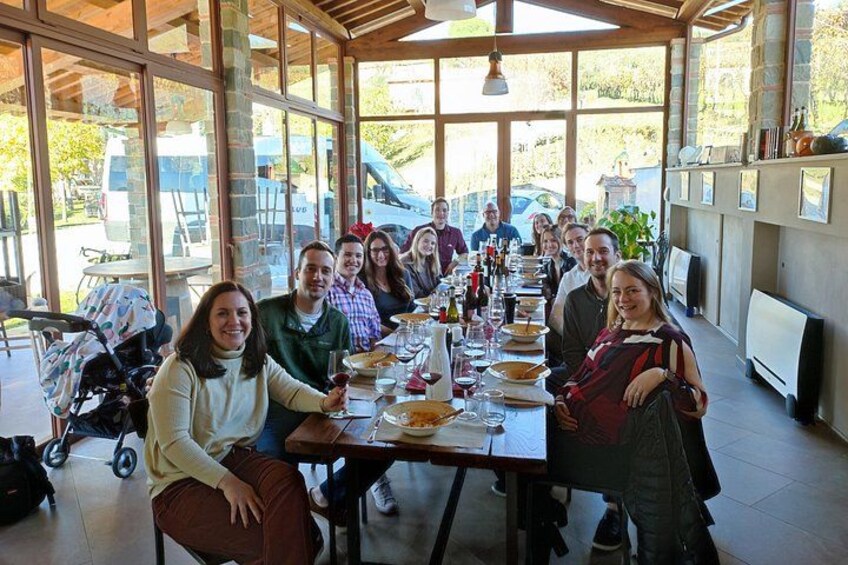 Private wine tour on the wonderful hills of Lucca 2