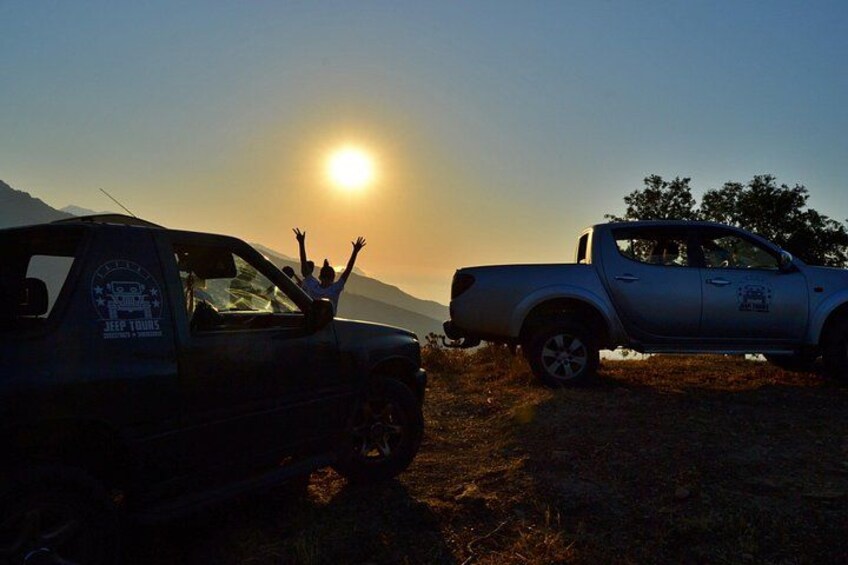 Sunset with BBQ jeep excursions 3