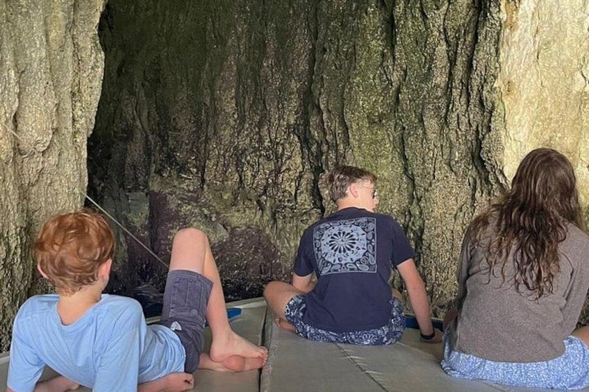 Boat tour of Ortigia Island and sea caves 3