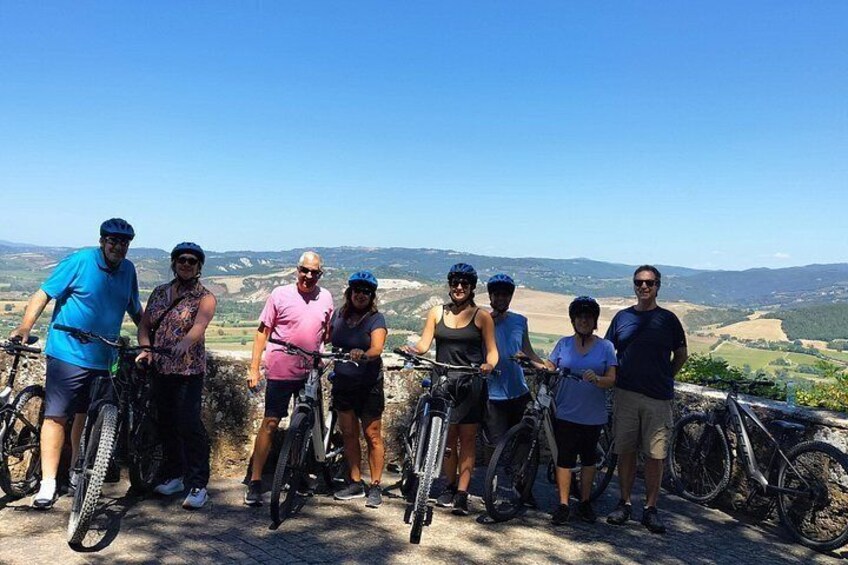 E-bike tour in Orvieto in small group: history, culture with lunch or dinner 2
