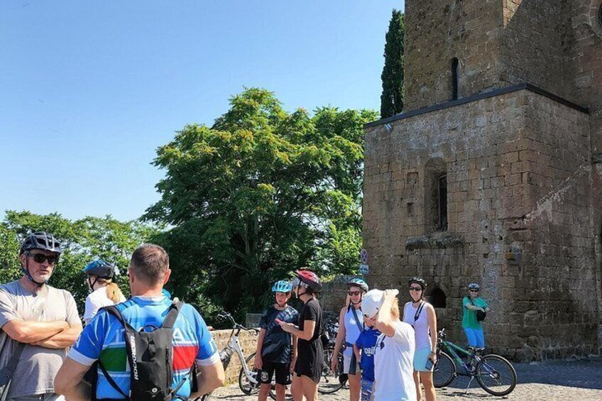 E-bike tour in Orvieto in small group: history, culture with lunch or dinner 3