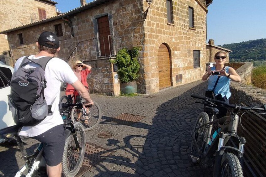 E-bike tour in Orvieto in small group: history, culture with lunch or dinner 3
