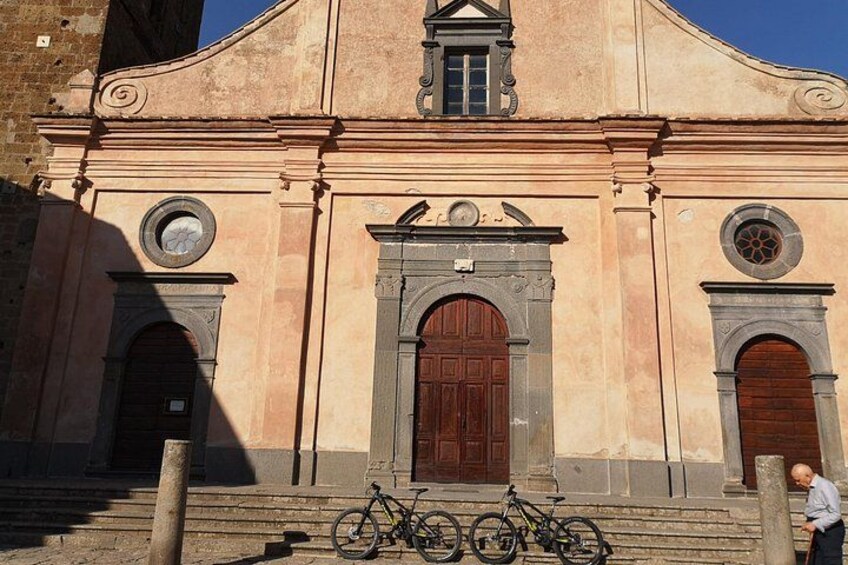 Small Group E-bike Experience from Orvieto to Civita with Lunch 2