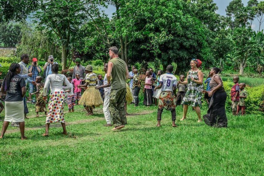 Enjoy Buhunde Tribe Traditional Dance 1