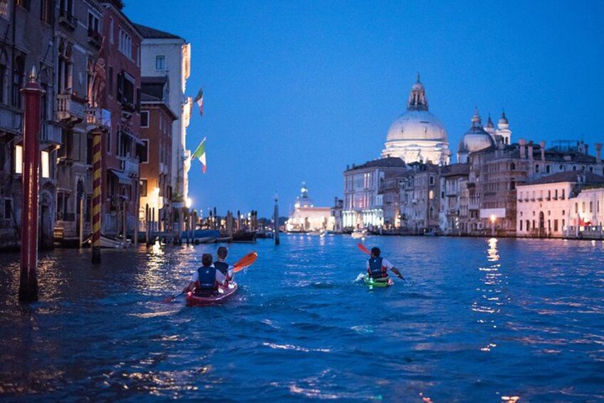 Real Venetian Kayak - Tour of Venice Canals with a Local Guide 2