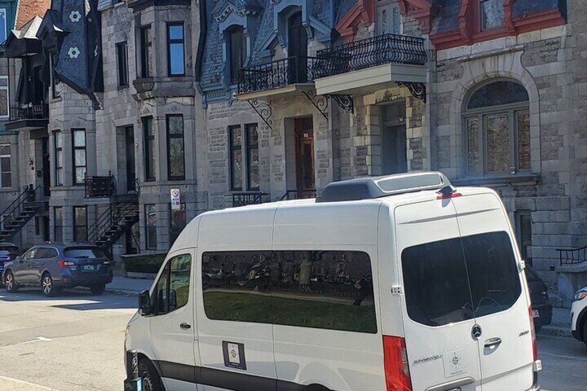 Full-Day small-group Montreal tour with Pickup and a Local Taste  5