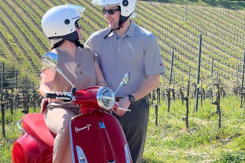 Tuscany Vespa & Wine Tour, lunch, medieval villages, wine tasting 3
