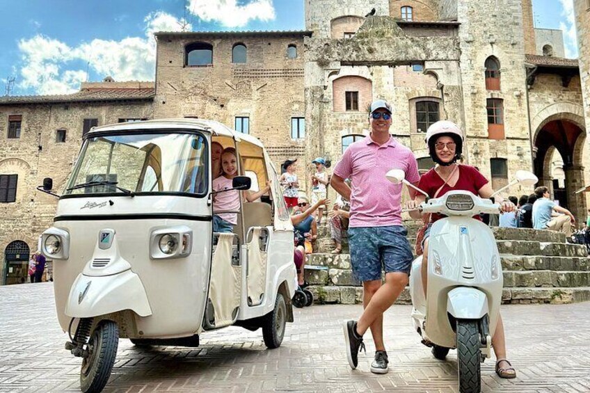 Tuscany Vespa & Wine Tour, lunch, medieval villages, wine tasting 3