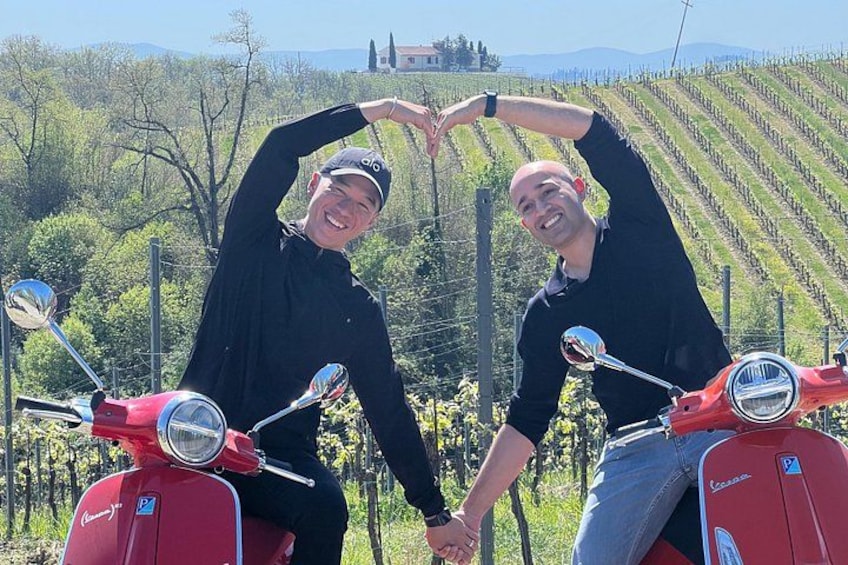 Tuscany Vespa & Wine Tour, lunch, medieval villages, wine tasting 4