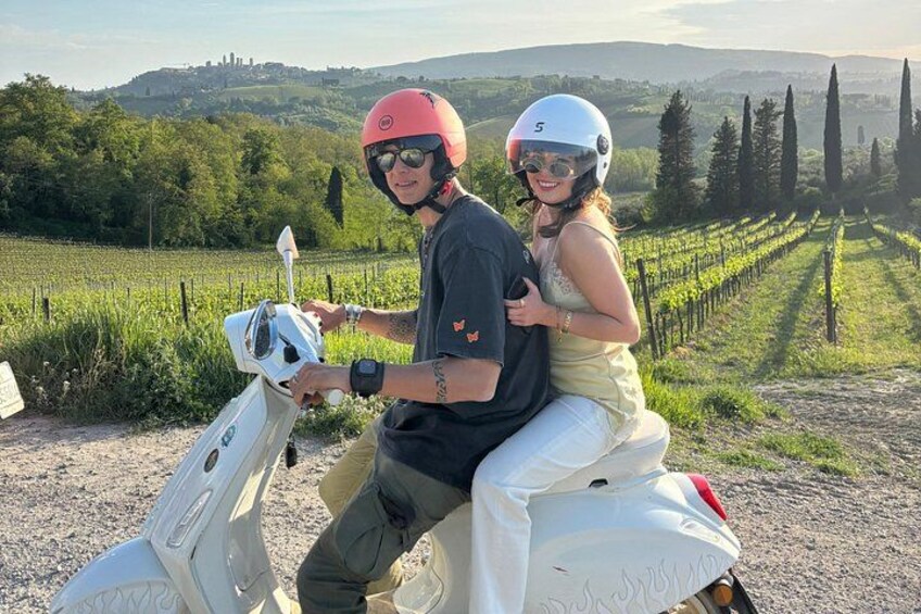 Tuscany Vespa & Wine Tour, lunch, medieval villages, wine tasting 2