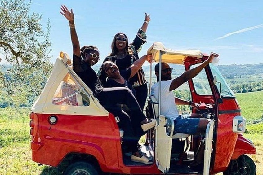 Tuk tuk ride through the Tuscan wine country 5