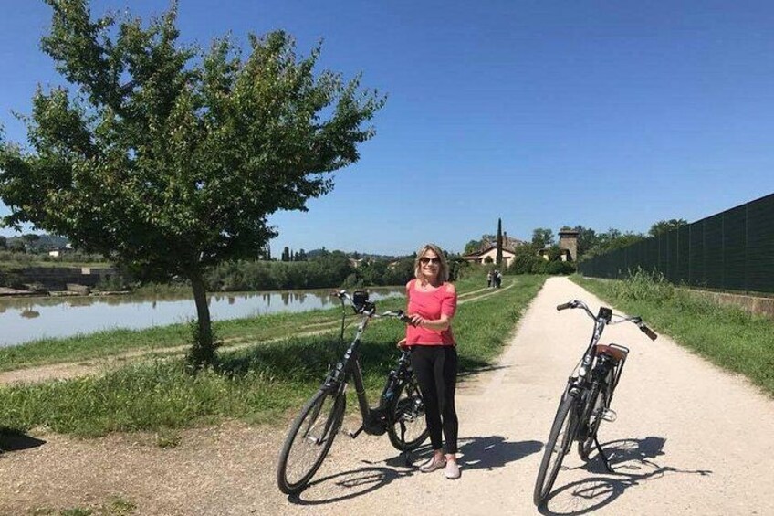 Private Self-Guided E-Bike Ride in Tuscany with Vineyard Visit 3