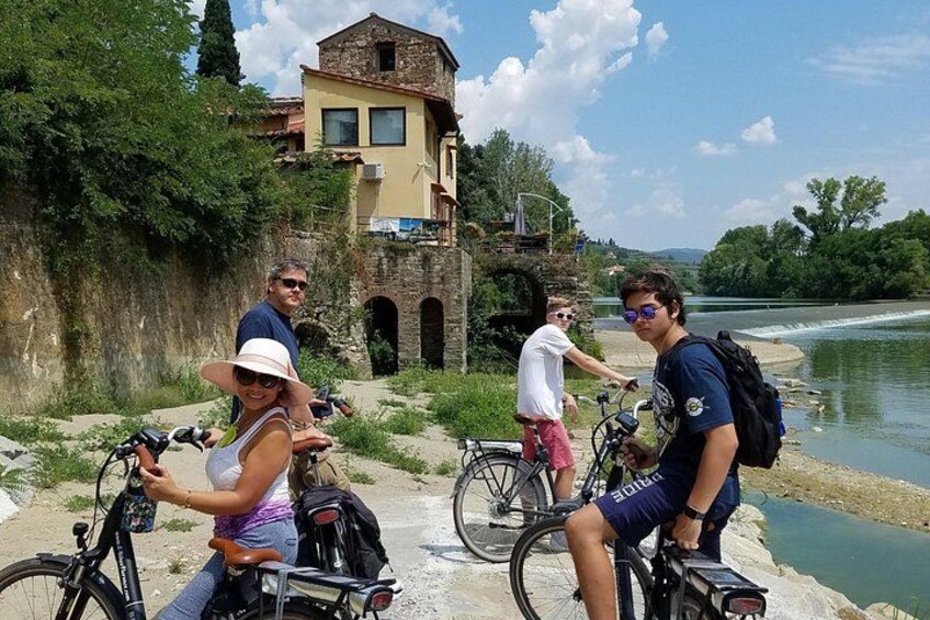 Private Self-Guided E-Bike Ride in Tuscany with Vineyard Visit 5