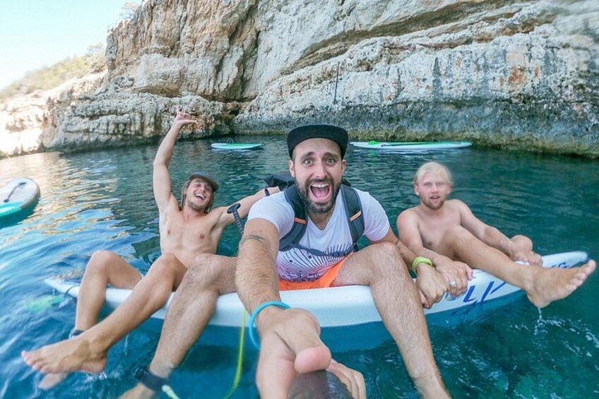 Discover the best corners of the island in paddle surf 2