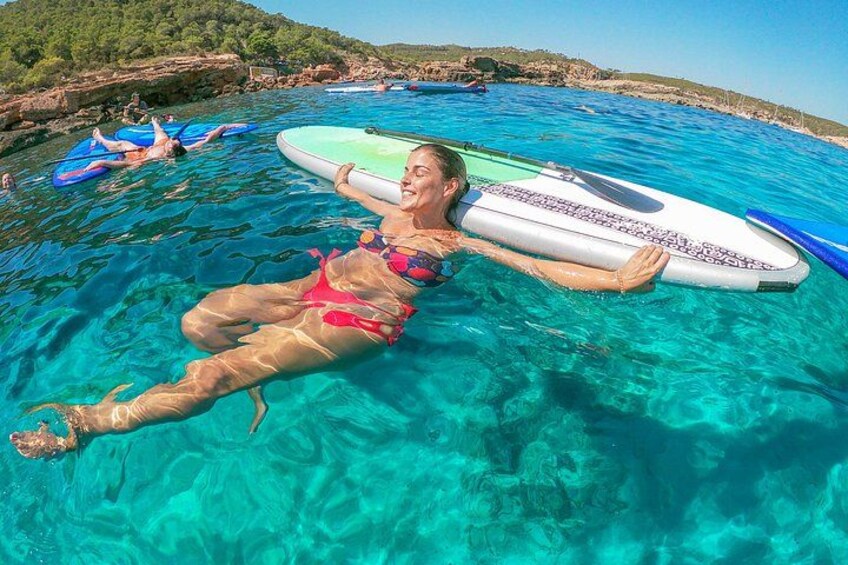 Discover the best corners of the island in paddle surf 4