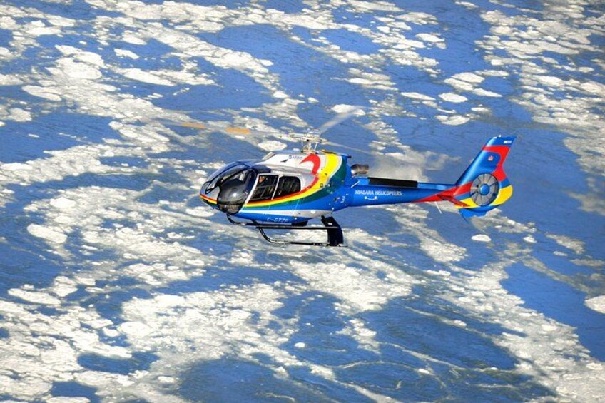 Niagara Falls Private Day Tour with Boat Ride, Helicopter & Lunch 4