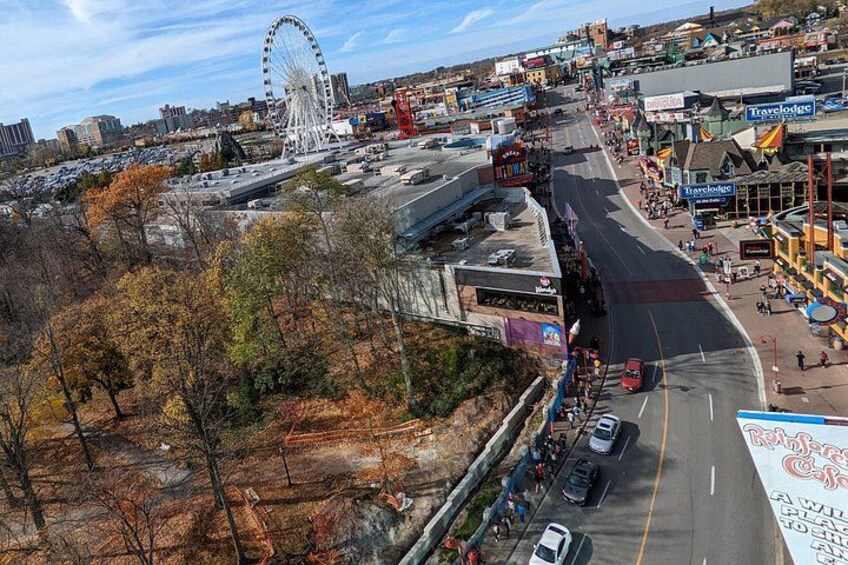 Clifton Hill similar to Las Vegas Strip 5