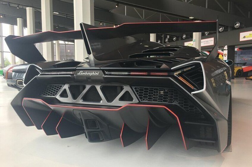 Black&Red:Lambo Museum,Ferrari Factory,Ferrari Museum,Lunch,Private transport 2