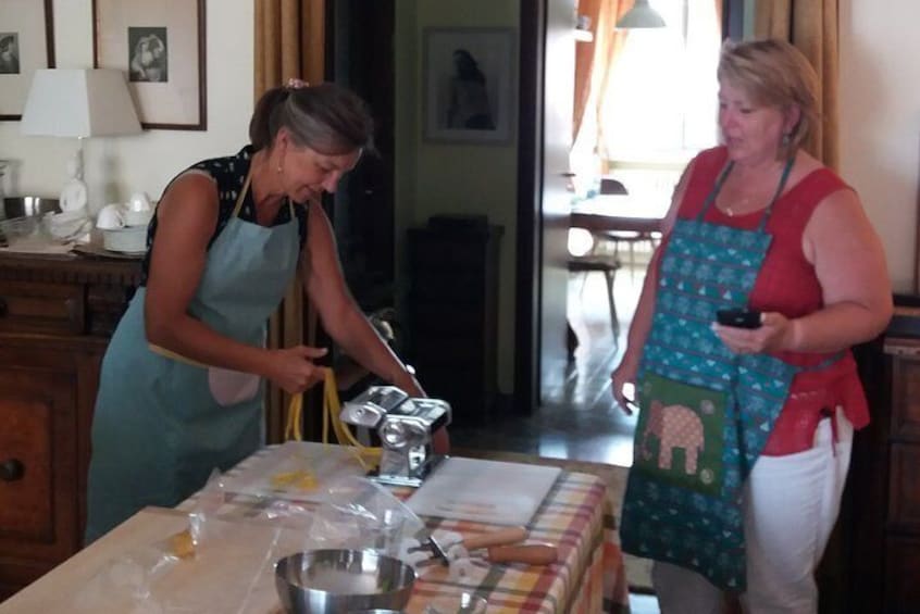 My dear guests and sisters making tagliatelle
