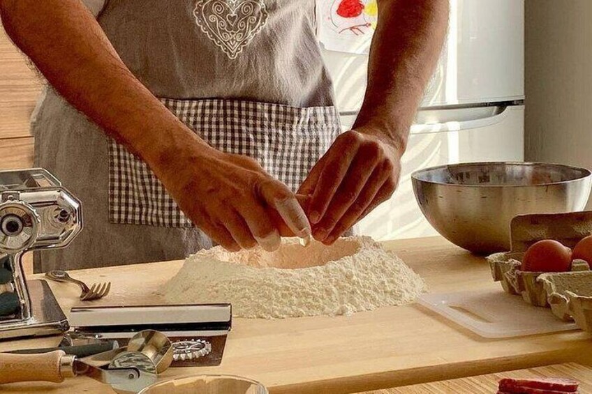 3 Pasta, Ragu',Tiramisu and Unlimited wine tasting 5