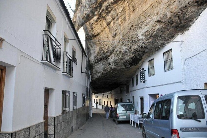 Private Tour to Ronda and white village of Setenil from Cordoba 2