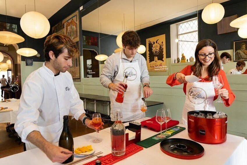 Learning how to make the perfect Italian Spritz. 5
