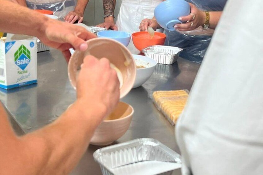 Naples Official Pizza Making Class & Tiramisu Cooking class 3