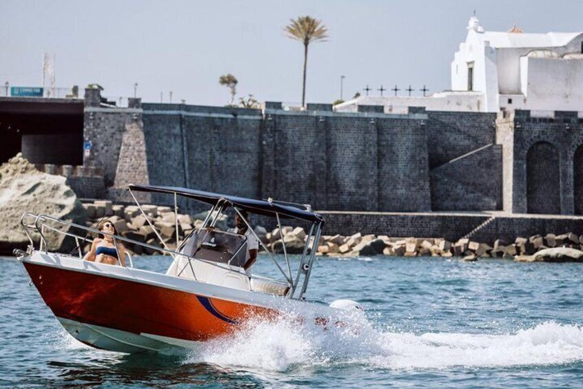 Boat trip on the island of Ischia Terminal Boat 21