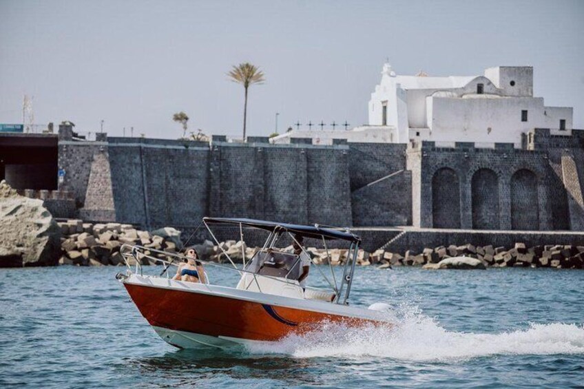 Boat trip on the island of Ischia Terminal Boat 21