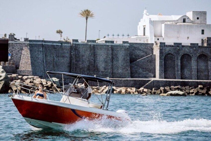 Boat trip on the island of Ischia Terminal Boat 21