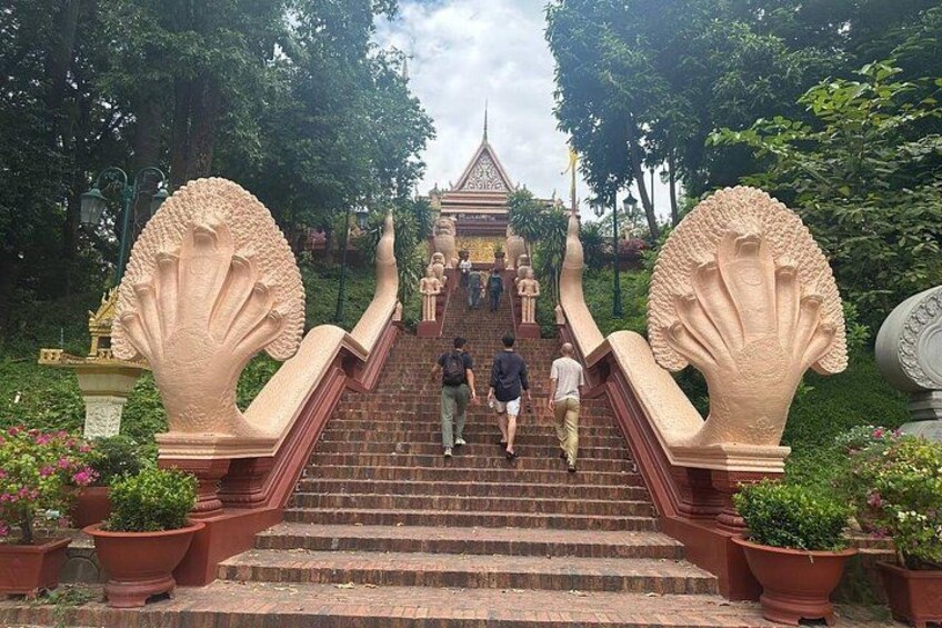 Wat Phnom 2