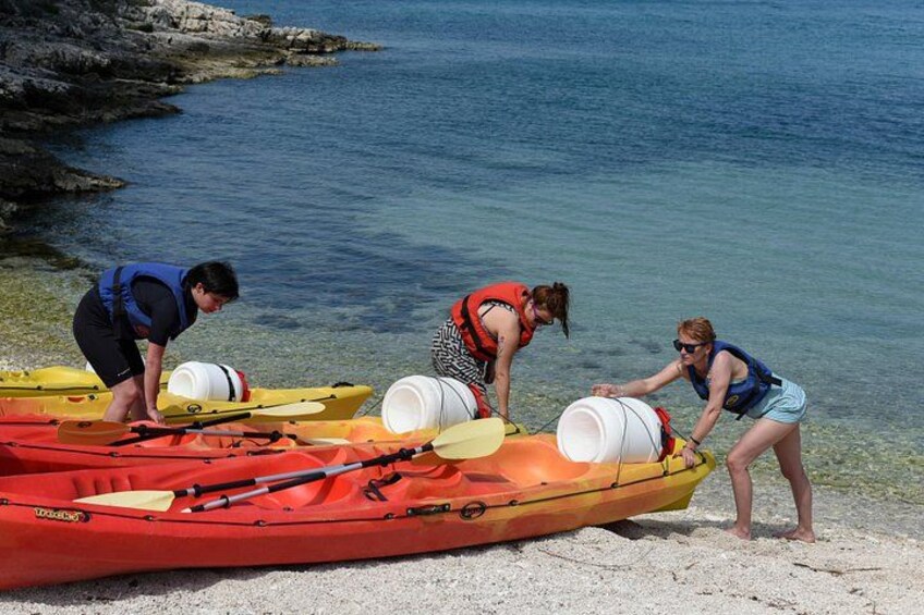 Sea kayaking Postira - Lovrečina (St.Lovre, archaeological site) 3