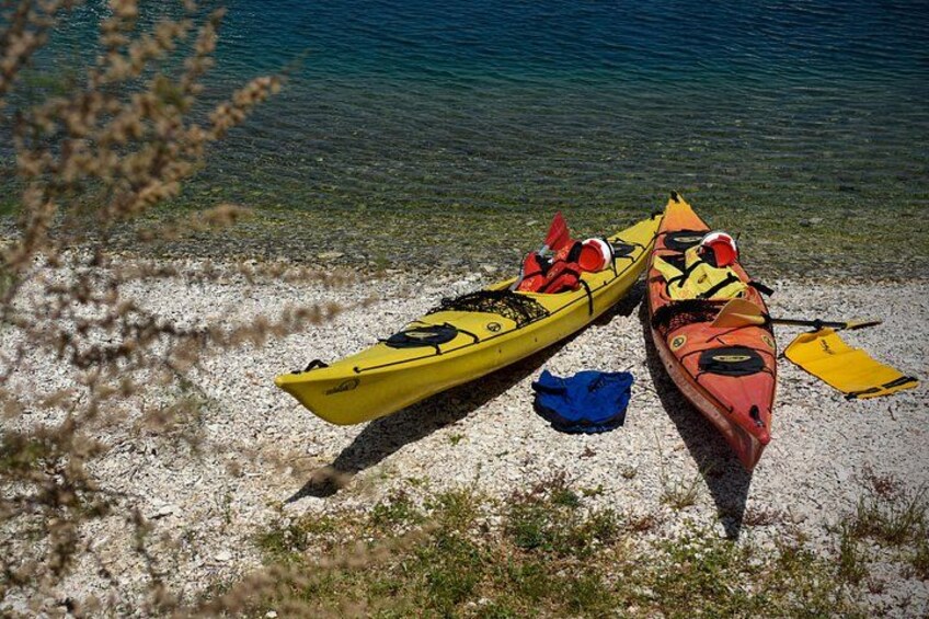 Sea kayaking Postira - Lovrečina (St.Lovre, archaeological site) 2