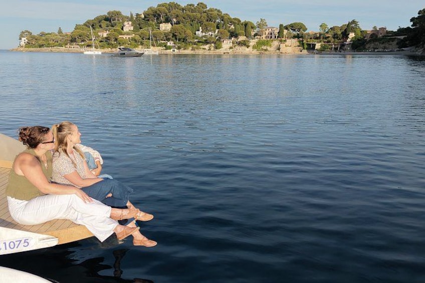 Romantic Private Tour for 2 on your own Solar Powered Boat 4