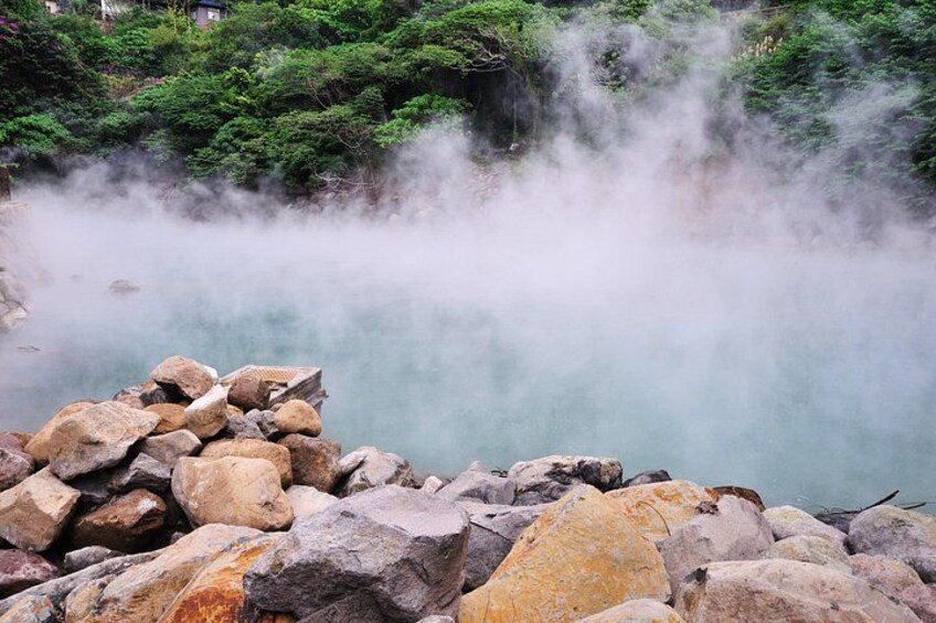 Learn about Taiwan's rich hot spring culture 3