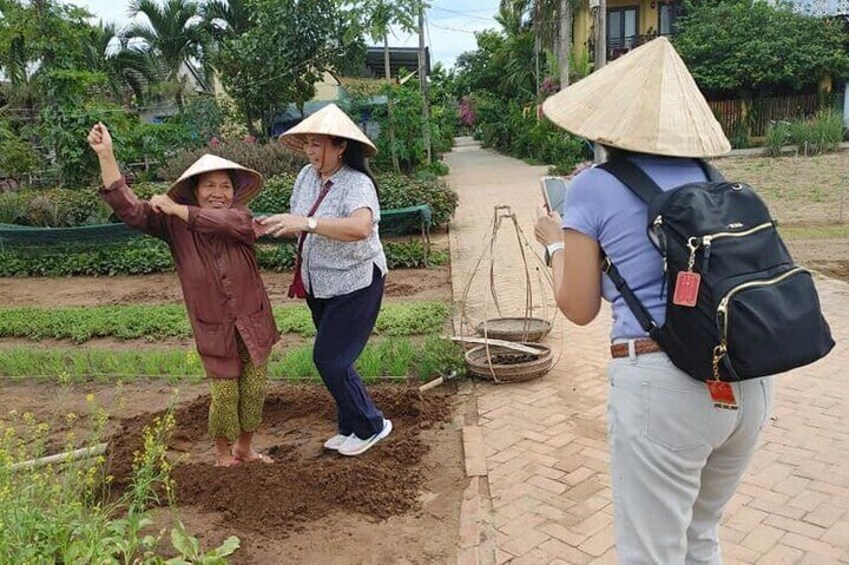 Hoi An Lantern Making Class and Silk Weaving- Vegetable Farming Private Tour