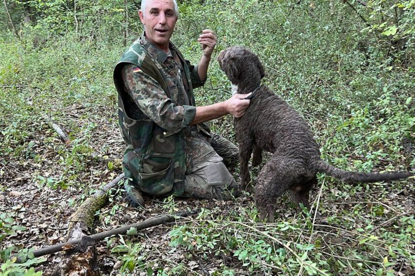 Semi-Private Truffle Hunting & lunch @ Winery, San Gimignano 2
