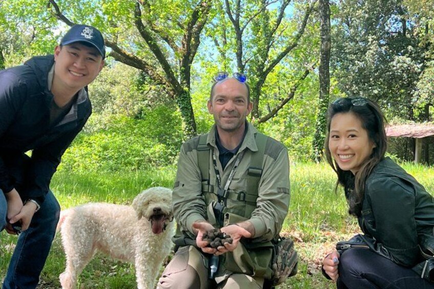 Semi-Private Truffle Hunting & lunch @ Winery, San Gimignano 1