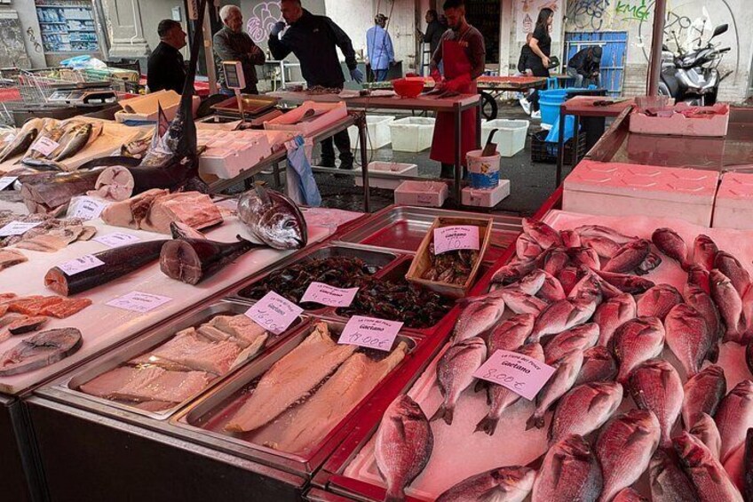 The historical market "Fera 'O Luni" 3