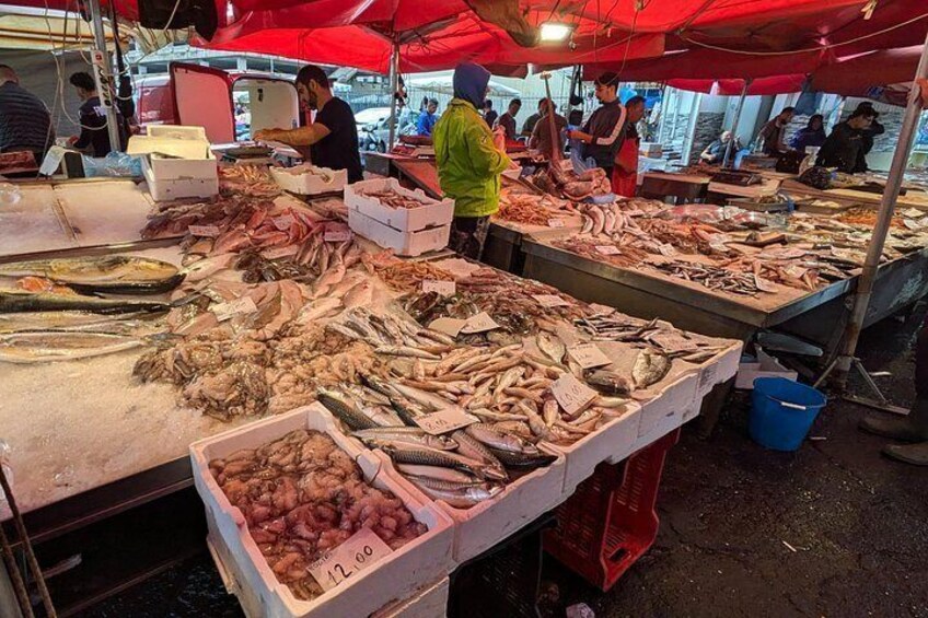 The historical market "Fera 'O Luni" 2