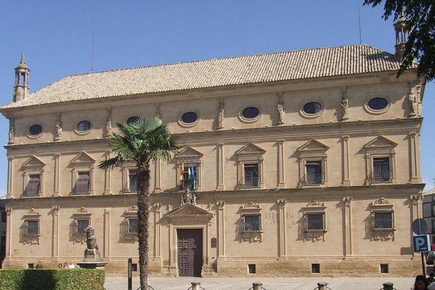 Guided tour of Úbeda with tickets Chapel Salvador and Sail Cobos 5